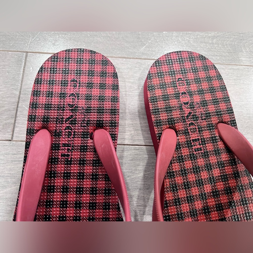 COACH Alyssa Flip Flops, Red/Black Checker with Gold Logo Accent, Size 7 - Picture 5 of 6